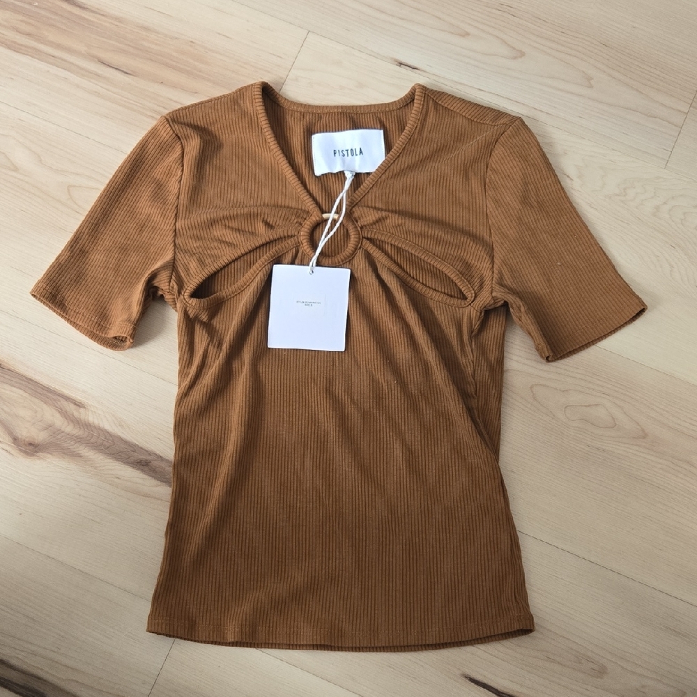 NWT pistola Avalon O Ring Top, Amber, Size Small